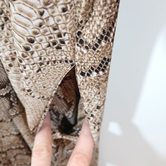 Snake Print Lightweight Pocket Dress - Picture 3 of 7